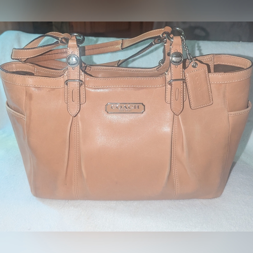Coach Gallery Tan Leather Tote Bag. F 15147